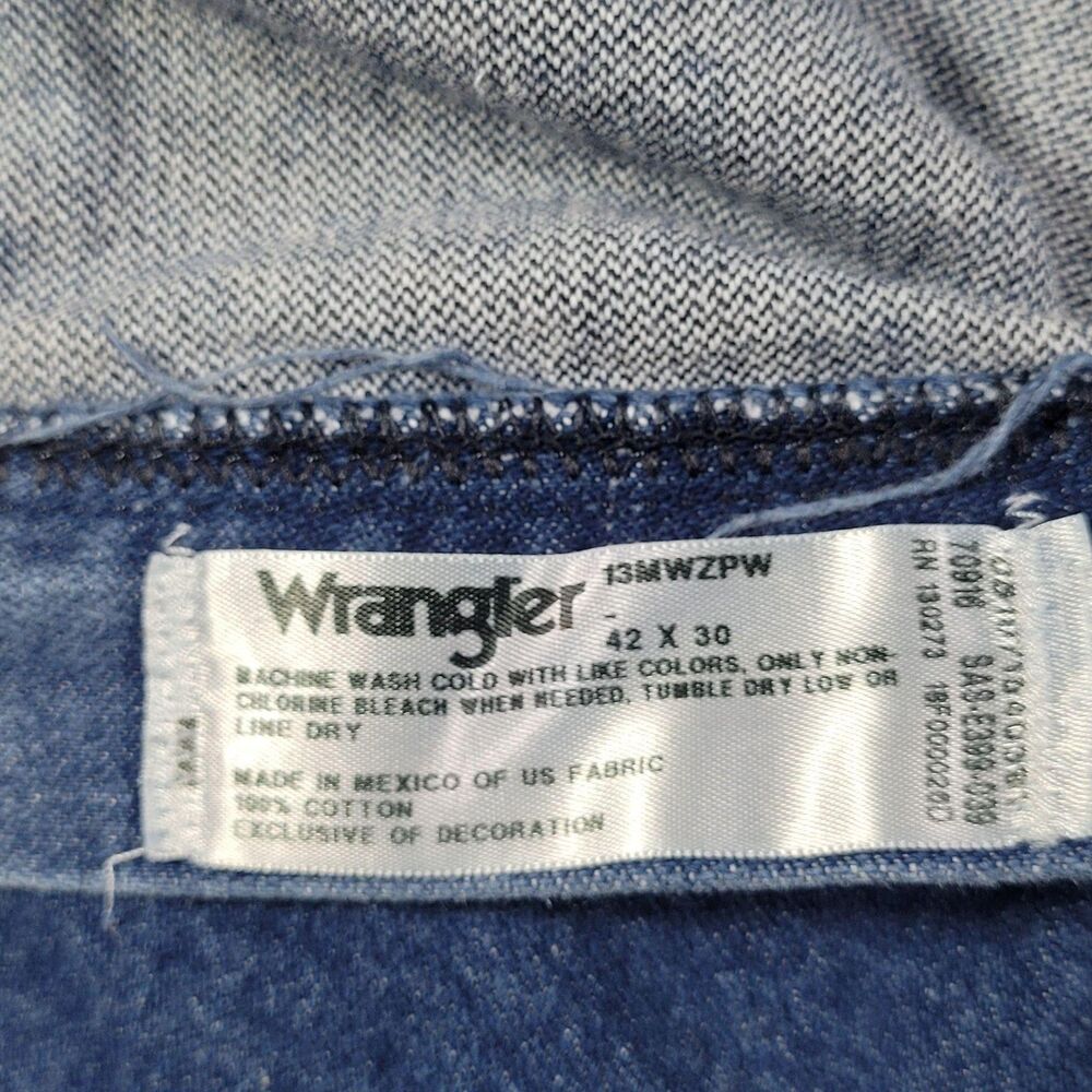 Wrangler Cowboy Cut Jeans Mens 42x30 Blue Med Wash Regular Taper Denim 13MWZPW - Picture 10 of 11